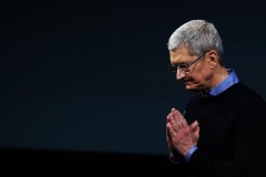 Kể từ khi nắm giữ cương vị, lần đầu tiên CEO Tim Cook bị Apple trừ lương do kinh doanh không tốt