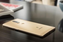 Lenovo ra mắt smartphone 4 camera ở Ấn Độ