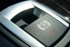 Rắc rối với phanh tay - Chuyện thường của lái xe