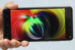 Smartphone màn hình 5.5 inch, RAM 2GB, pin 4.000mAh giảm giá