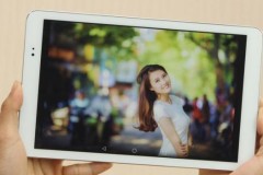 Tablet màn hình 9.6 inch, khung vỏ kim loại được giảm giá