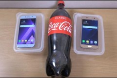 Thử độ bền Galaxy S7 và A5 2017 bằng Coca Cola đông lạnh!