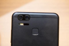 Trên tay ZenFone 3 Zoom: 2 camera, zoom 2.3x, pin 5.000 mAh