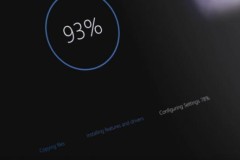 Windows 10 Insider build 15002 đã bị rò rỉ sau khi bị tạm hoãn phát hành