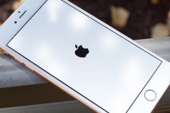 Apple âm thầm sửa lỗi iPhone tự động sập nguồn