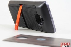 Insta-share Projector và JBL Soundboost: Phụ kiện đáng giá cho Moto Z