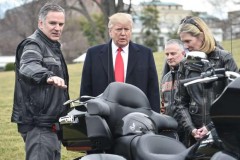 Ông Trump tạo ảnh hưởng tới chuyện làm ăn của Harley-Davidson