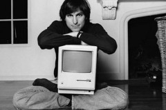Đồng hồ Steve Jobs từng đeo năm 1984 được mở bán lại