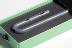 McDonald's vừa "tái phát minh" lại...ống hút, đăng video giới thiệu với phong cách như Apple