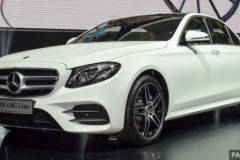 Mercedes Benz E300 2017 sẵn phụ kiện AMG Line giá 2,53 tỷ đồng tại Malaysia