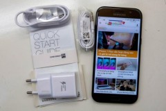 Mở hộp Galaxy A 2017 có thiết kế ấn tượng