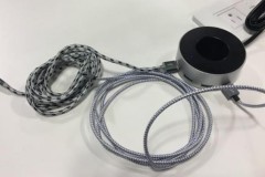 Vì sao không nên sạc điện thoại ở nơi công cộng?