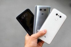 Những đối thủ nào đang chờ đợi "đàn em" Galaxy S8 chào đời?
