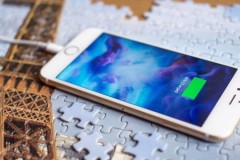 Dùng sạc dòng điện mạnh hơn có giúp sạc iPhone nhanh hơn?