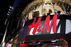 Hàng xách tay sống vào đâu khi H&M, Zara vào Việt Nam?