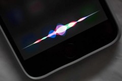 Bé trai 4 tuổi người Anh đã sử dụng Siri trên iPhone để cứu mẹ như thế nào?