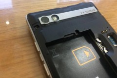 Phân biệt BlackBerry Porsche Design P'9983 "xịn" và BlackBerry Q10 thay vỏ P'9983