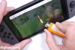 Nintendo Switch lại bị mang ra thử độ bền với vật sắc nhọn