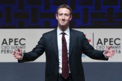 CEO facebook Zuckerberg sắp nhận bằng đại học sau nhiều năm bỏ học