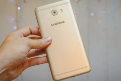 Giá Galaxy C9 Pro thách thức Oppo F3 Plus trên mọi mặt trận