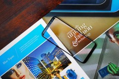 Cận cảnh Samsung Galaxy S8+ với màn hình Infinity trong suốt vô cực