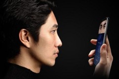 Bảo mật mống mắt trên Galaxy S8 tốt hơn quét vân tay của FBI