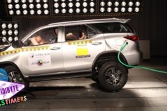 Cận cảnh khả năng bung túi khí của bộ 3 SUV “hot” nhất Việt Nam