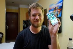 Hacker Mỹ tới Thâm Quyến sống, tự chế iPhone 6S sau 2 tháng, tốn 300 đô