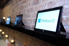 Microsoft công bố cam kết mới cho người dùng, xác nhận lịch phát hành Windows 10 Redstone 3