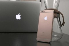 Tại sao Apple không thắp sáng logo iPhone?