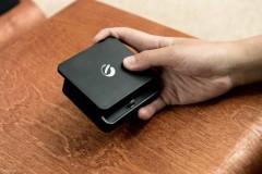 Trên tay pin di động kiêm dock dựng iPhone, nhôm CNC, hoàn thiện chất lượng cao