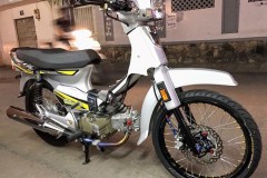 Honda Dream II độ khủng giá hơn 200 triệu tại Việt Nam