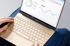 Huawei MateBook X: màn hình 13" 3:2 viền mỏng, không quạt, cảm biến vân tay, mỏng hơn MacBook, 1399$