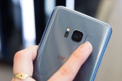 Mẹo dùng cảm biến vân tay Galaxy S8 để điều hướng thanh thông báo