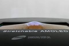 Samsung giới thiệu màn hình OLED có thể đâm lõm và màn hình LCD 2250dpi
