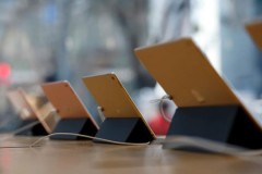 iPad, Surface Pro cũng không cứu được thị trường máy tính bảng