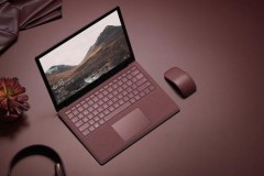 Microsoft Surface Arc Mouse: toàn bộ phần trên là cảm ứng, giá 79$, chỉ dùng với máy có Bluetooth 4