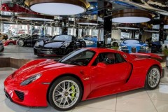 Siêu xe hàng hiếm Porsche 918 Spyder có giá bán 1,6 triệu USD