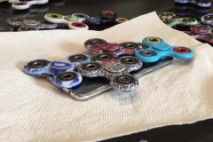 Thả rơi Galaxy S8 cùng hàng chục chiếc Spinners từ độ cao 30m mét, kết quả thật bất ngờ!!!!