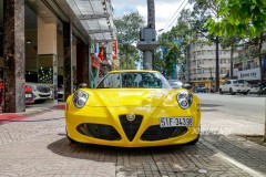 Siêu xe Alfa Romeo 4C Launch Edition độc nhất Việt Nam lột xác với bộ cánh màu vàng