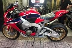 Lộ diện siêu môtô Honda CBR1000RR SP 2017 đầu tiên về Việt Nam