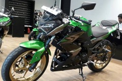 Kawasaki Z250 2017 giá 109 triệu đồng xuất hiện tại đại lý