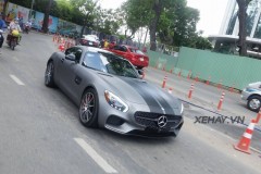 Cường Đô La cùng Mercedes-AMG GT S dạo phố