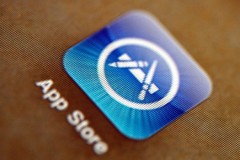 Doanh thu App Store sắp bằng doanh số bán iPhone