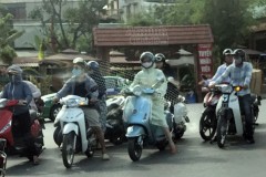 Hà Nội: Ra đường những ngày này gặp toàn "Ninja"