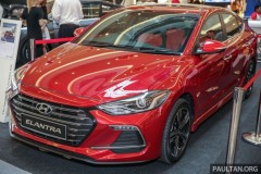 Hyundai Elantra 2017 chốt giá từ 636 triệu VNĐ tại Malaysia