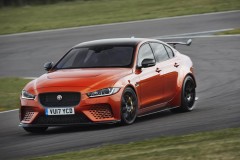 Jaguar XE SV Project 8 - "Hồn" siêu xe "da" sedan thể thao