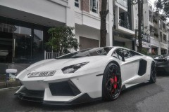 Lamborghini Aventador LP700-4 độ la-zăng NV1 của Vossen trong nhà Cường Đô La
