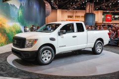 Nissan Titan King Cab 2017 có giá bán khởi điểm từ 767 triệu VNĐ