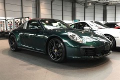 Porsche 911 Targa 4 siêu ấn tượng với diện mạo "cocktail" xanh olive